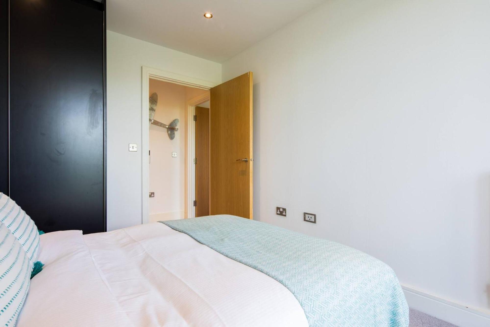 Wild Roses Serviced - Greenwich Apartament Londra