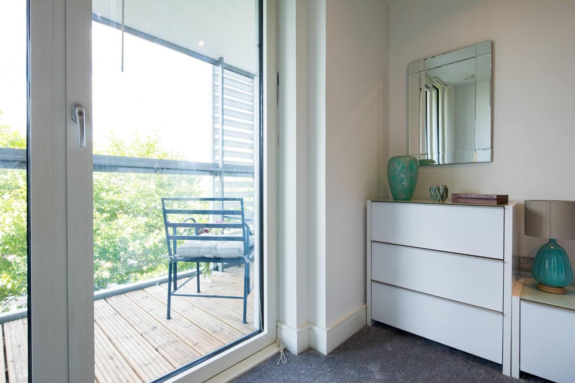 Wild Roses Serviced - Greenwich Apartament